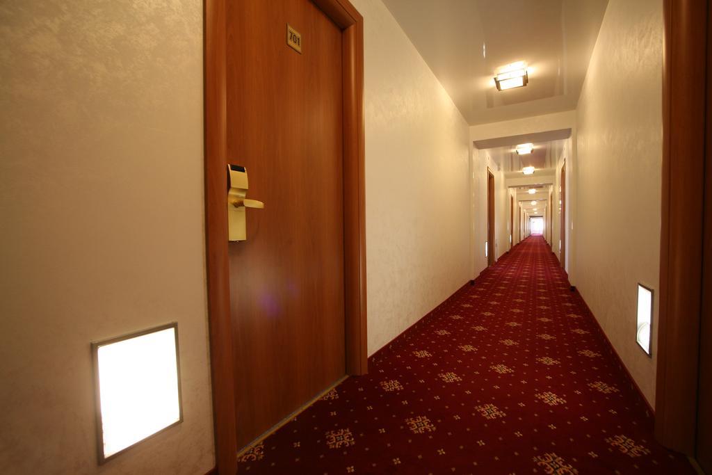 Hotel Tomszk Kültér fotó